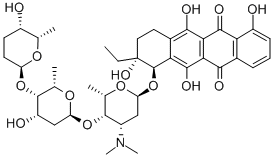 CAS 登录号：77517-27-2， (9R,10R)-10-[(2S,4S,5S,6S)-4-二甲基氨基-5-[(2S,4S,5S,6S)-4-羟基-5-[(2S,5S,6S)-5-羟基-6-甲基四氢吡喃-2-基]氧基-6-甲基四氢吡喃-2-基]氧基-6-甲基四氢吡喃-2-基]氧基-9-乙基-4,6,9,11-四羟基-8,10-二氢-7H-并四苯-5,12-二酮