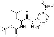 CAS 登录号：214750-70-6, [(1S)-3-甲基-1-[(6-硝基-1H-苯并三唑-1-基)硫酮甲基]丁基]氨基甲酸叔丁酯